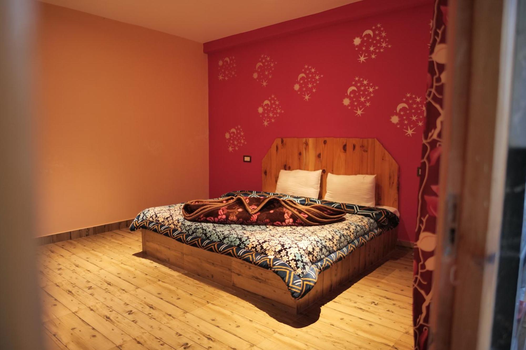 Yellowjackets Hostel Tosh Экстерьер фото