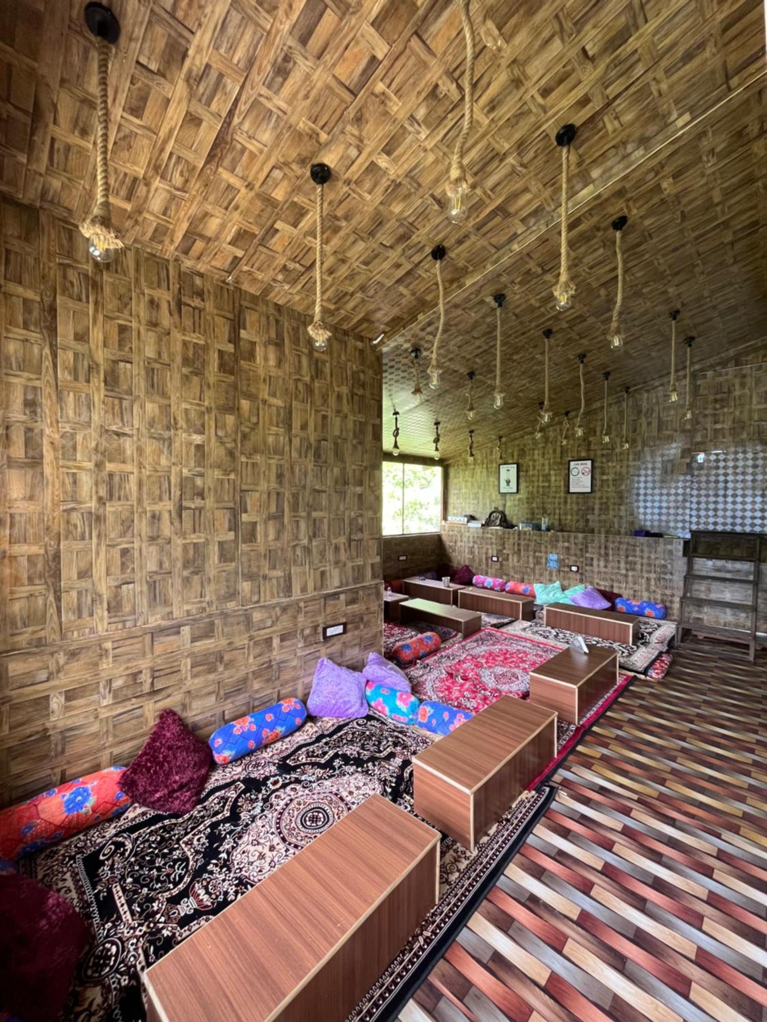 Yellowjackets Hostel Tosh Экстерьер фото