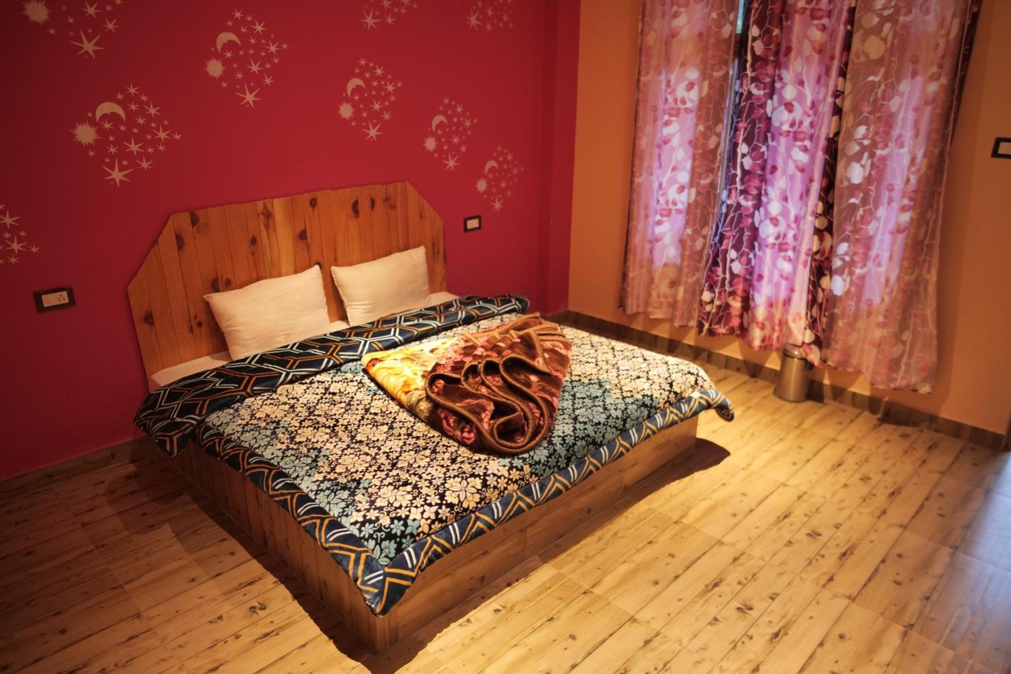 Yellowjackets Hostel Tosh Экстерьер фото